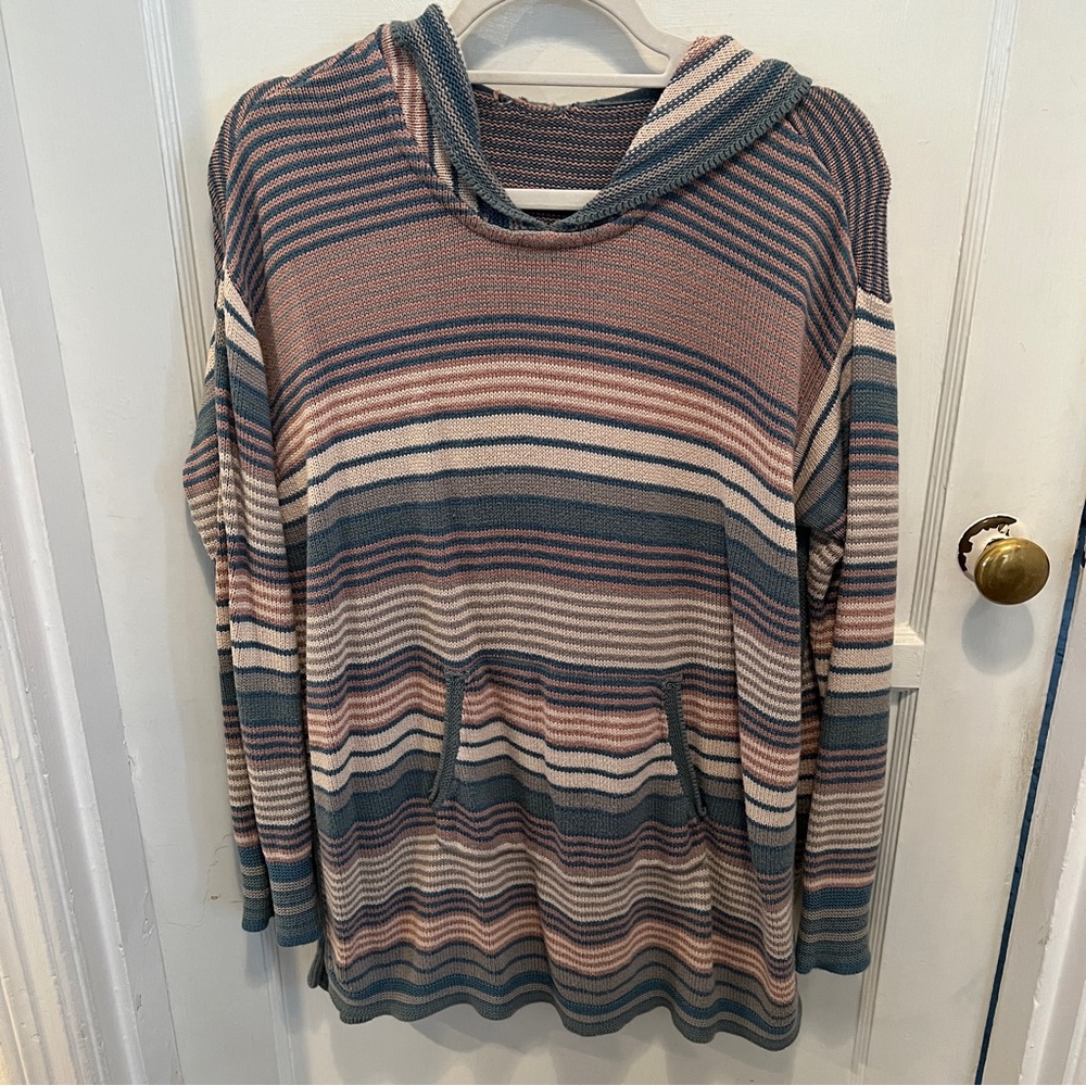 MuMu striped hoodie in oversized fit - perfect for evenings on the beach!